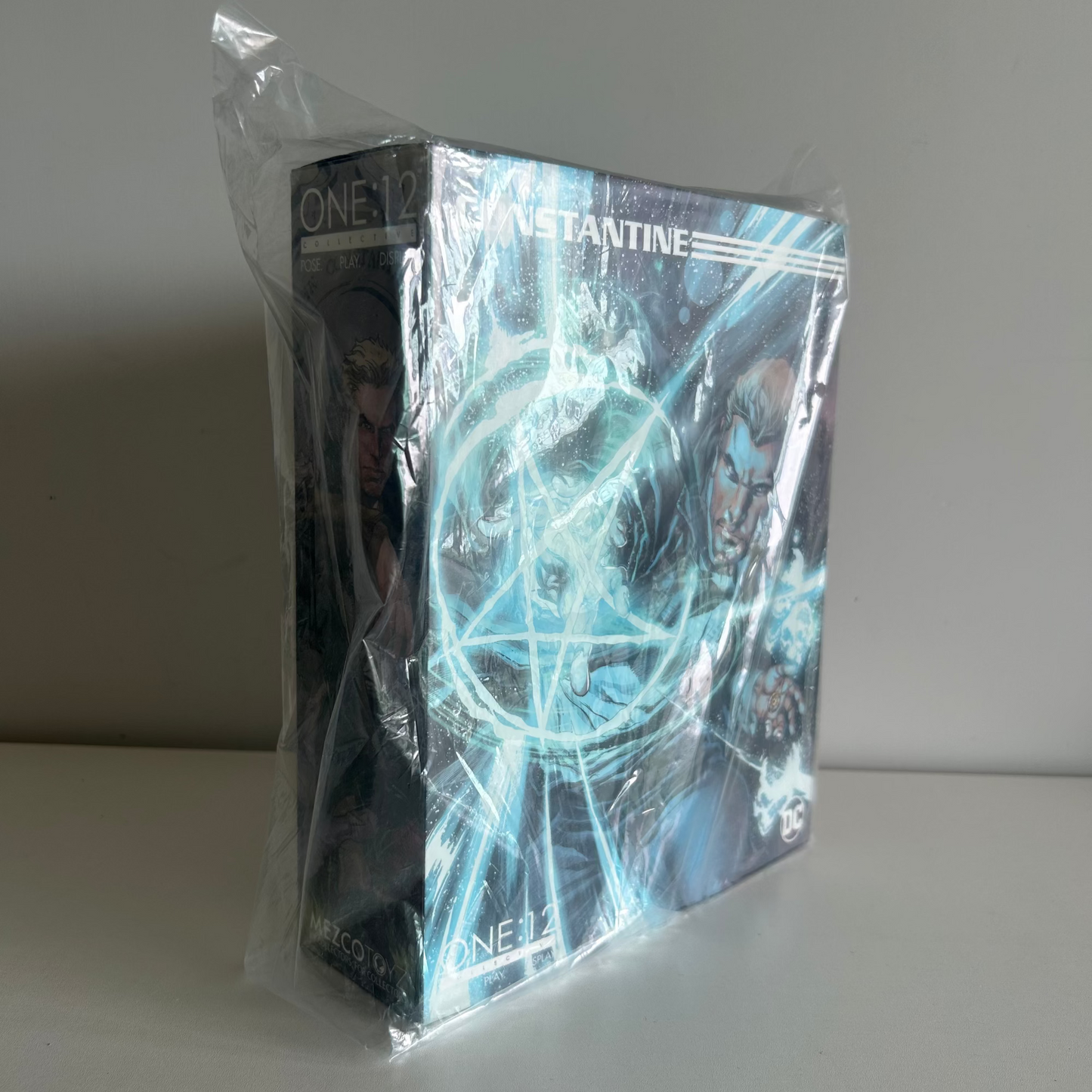 Mezco One:12 Collective John Constantine DC Hellblazer New Sealed, Second-hand But Unused