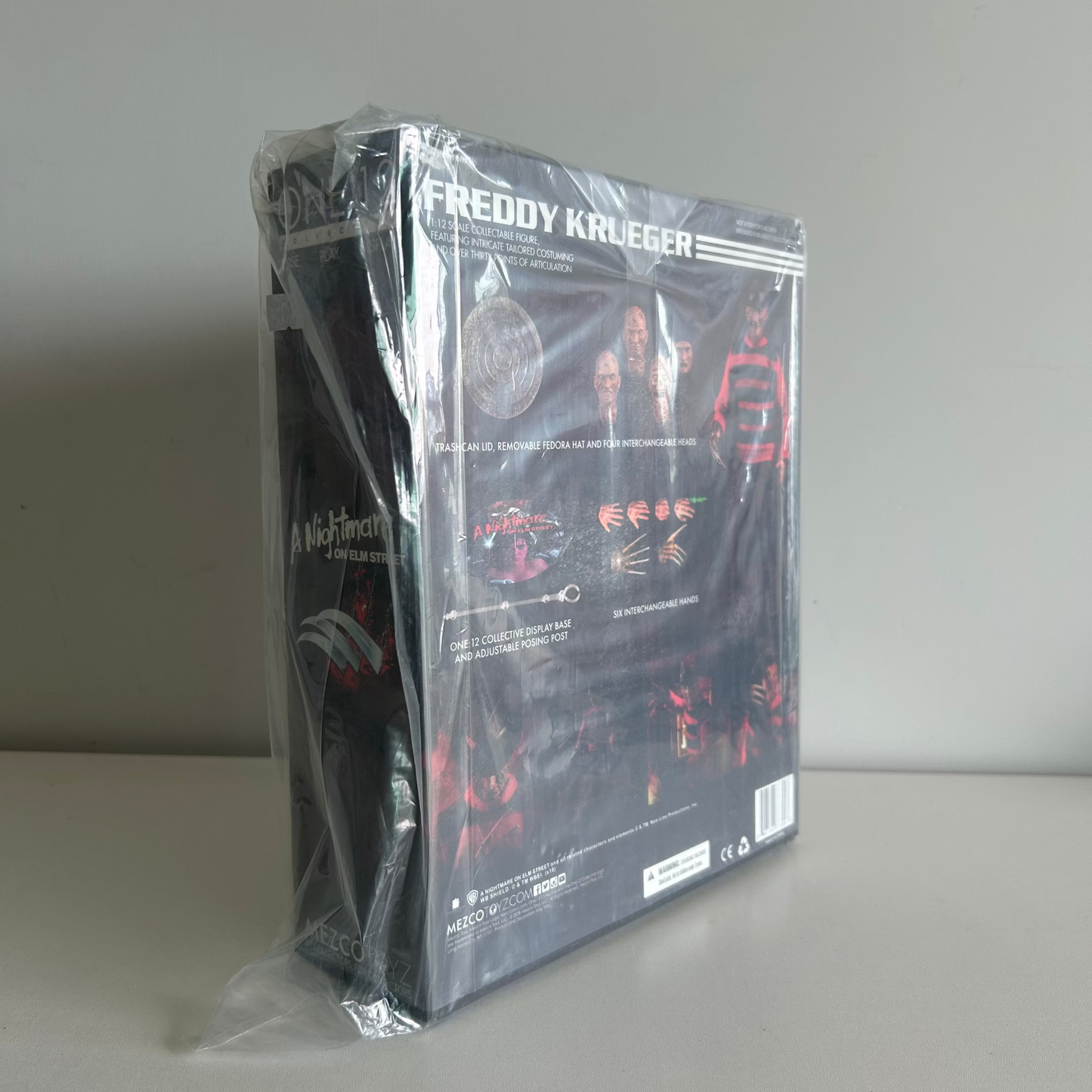 Mezco One:12 Collective FREDDY KRUEGER A Nightmare on Elm Street action figure Second-hand and used