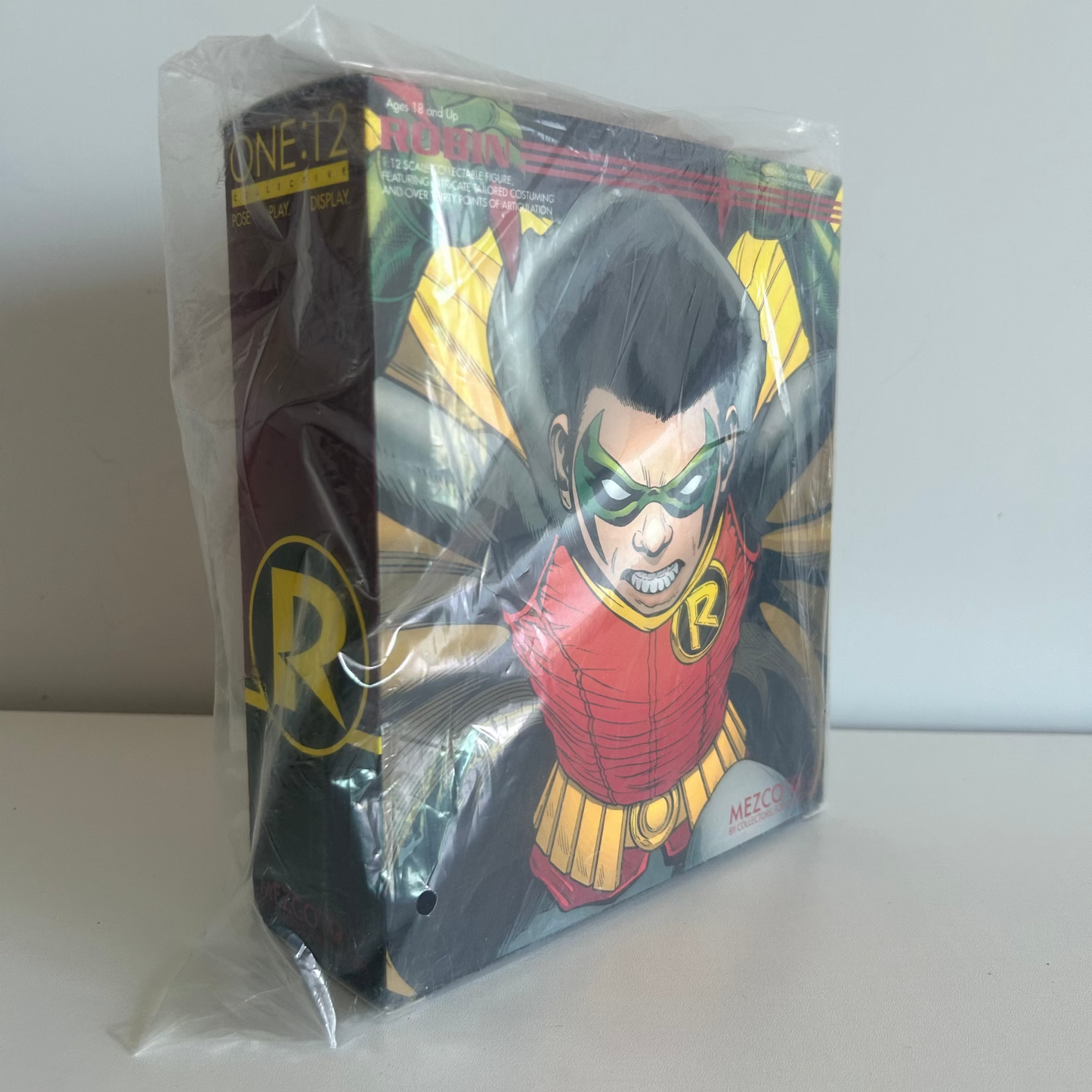 Mezco Batman Robin 1:12 Scale Action Figure Model Toy Collection Gift In Stock 1/12 New Sealed, Second-hand But Unused