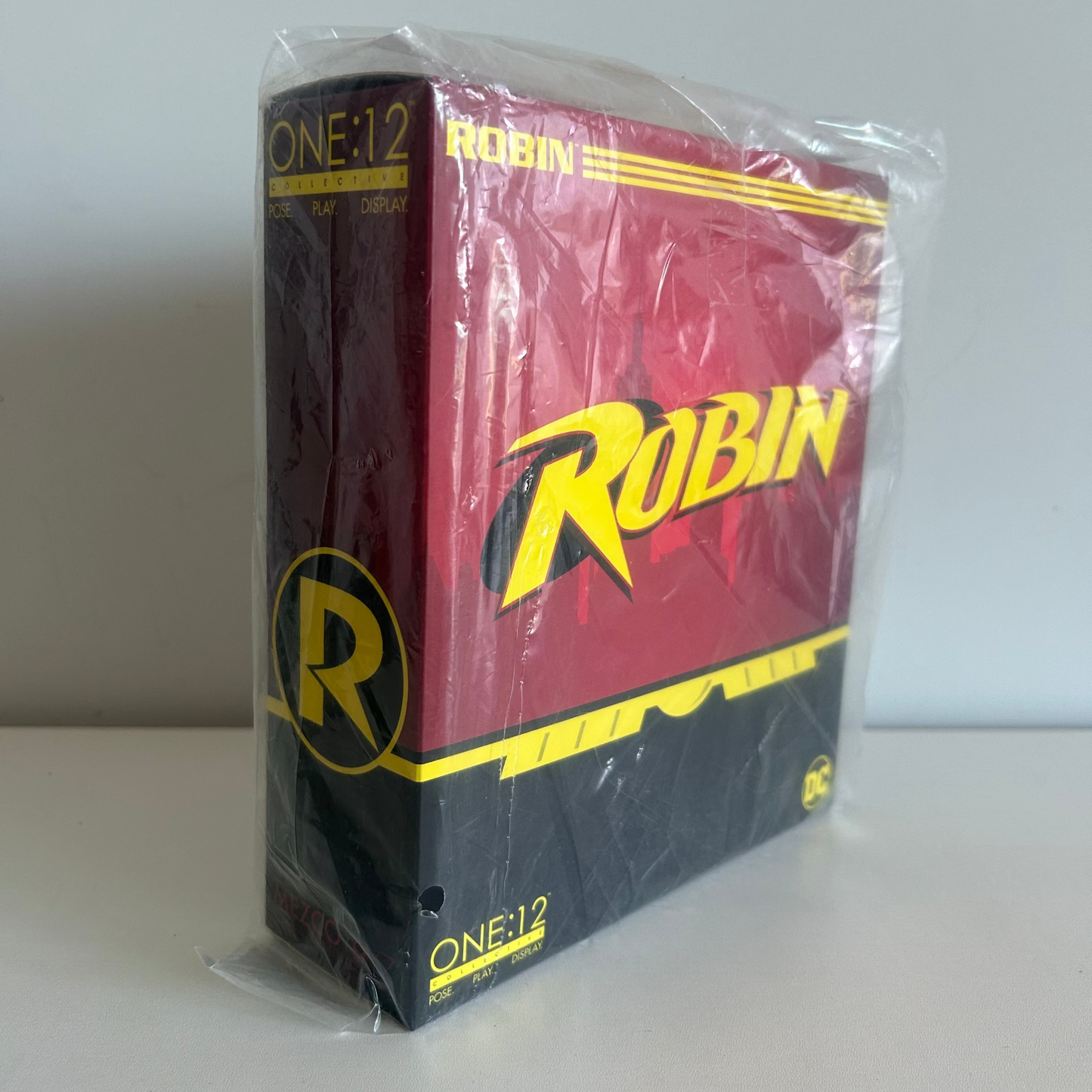 Mezco Batman Robin 1:12 Scale Action Figure Model Toy Collection Gift In Stock 1/12 New Sealed, Second-hand But Unused